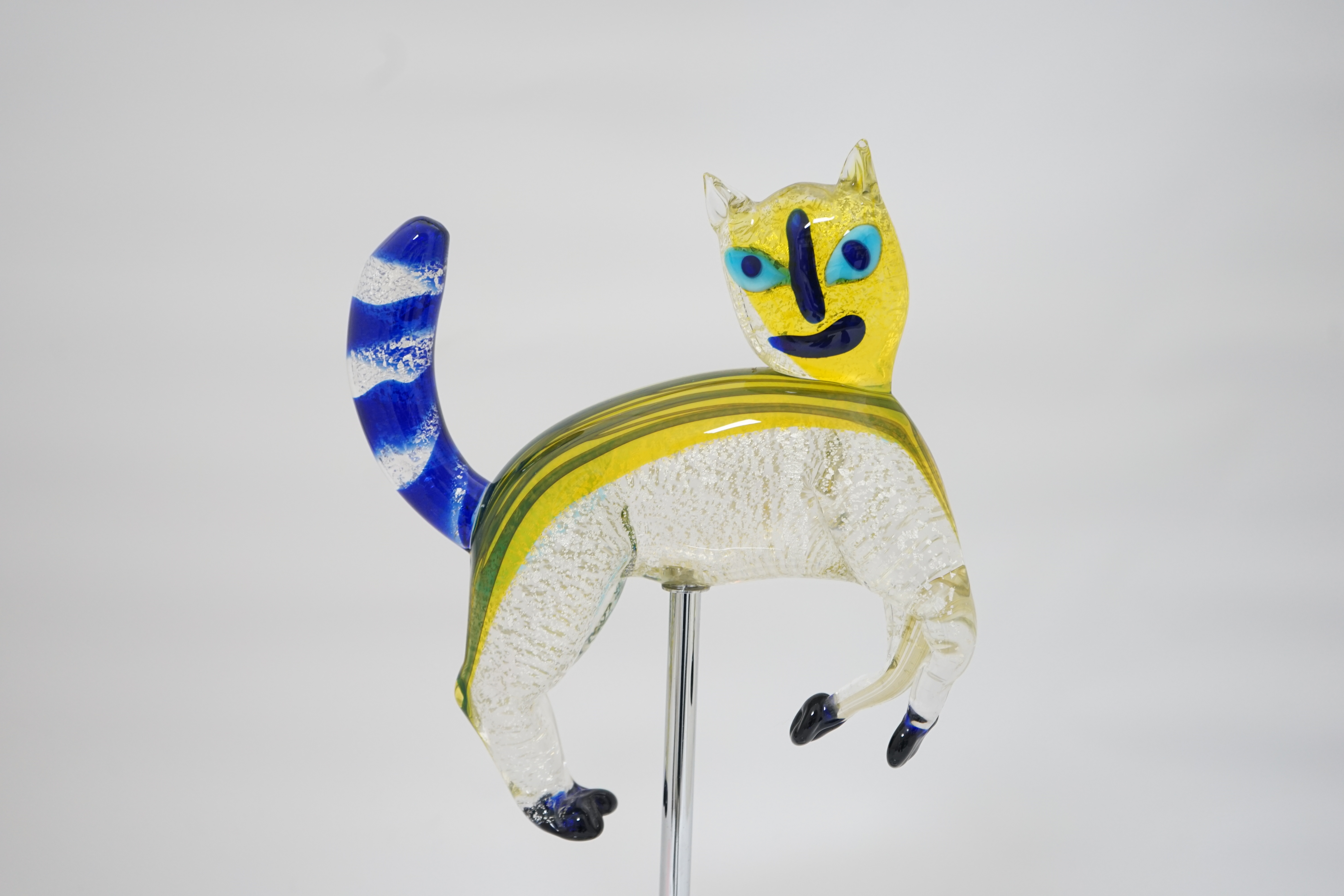 A Murano cat on stand, manner of Alfredo Barbini